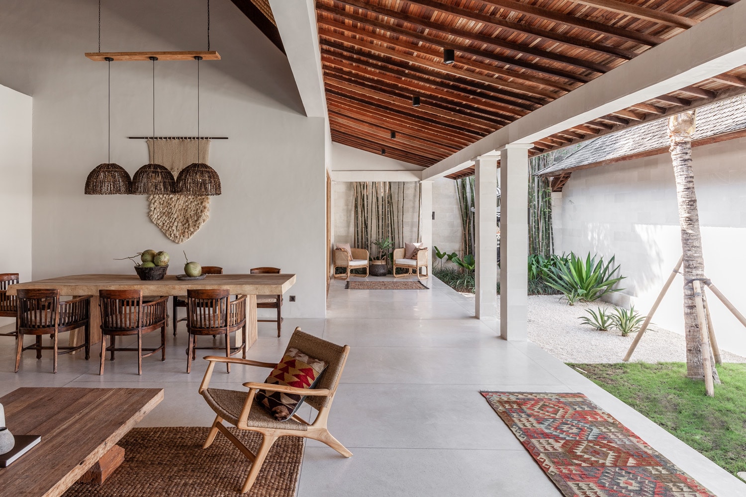 Design Assembly - Villa Massilia - Bali Architect - Interior Design - Bali Villa - Livingroom