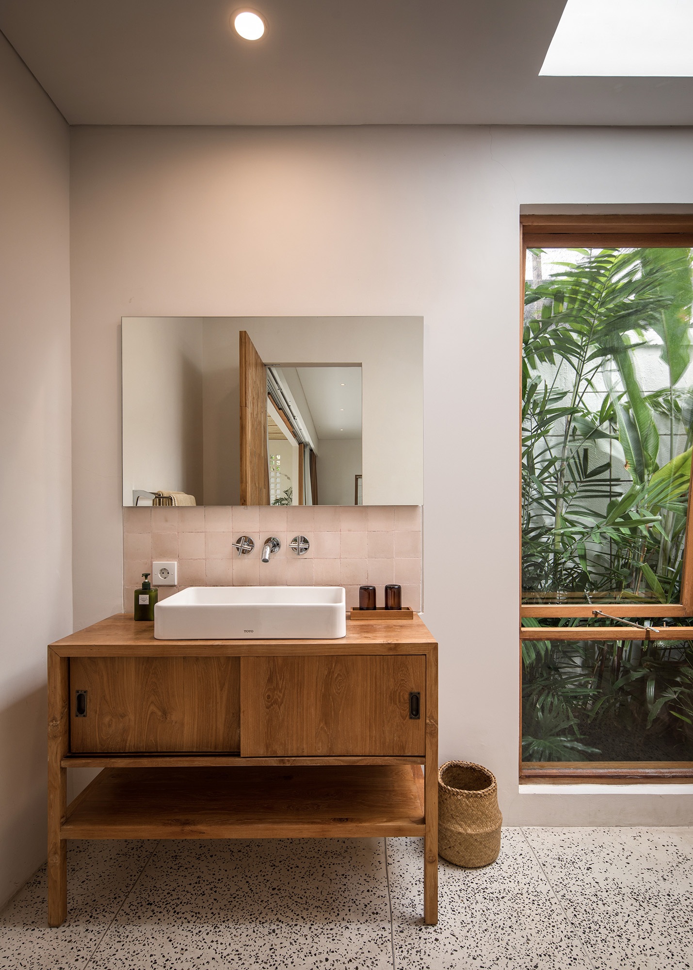 Design Assembly - Two Palms Studio - Bali Architect - Interior Design - Bali Villa - Bathroom