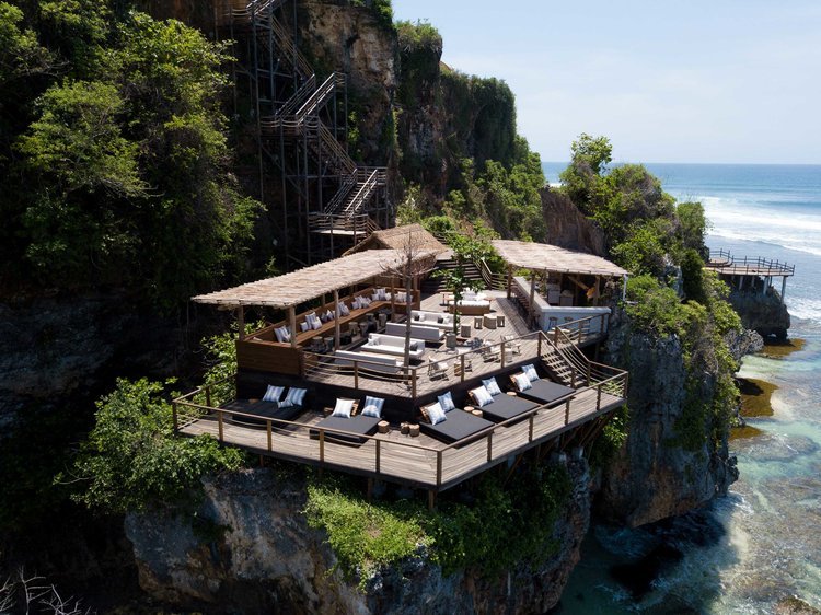 Ulu Cliff House - Beach Club in Bali - Interior Design - Bali Architect - Lounge Area