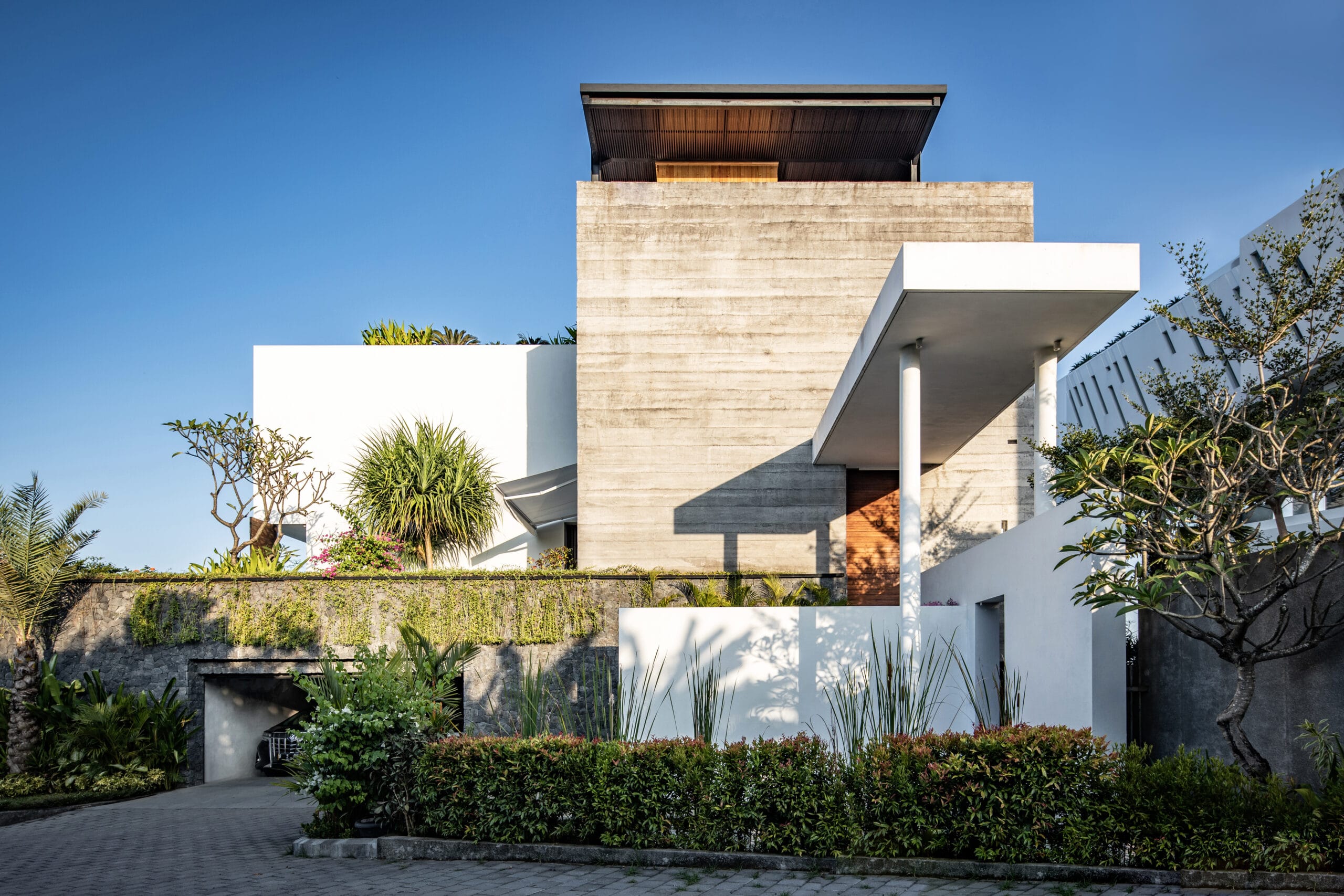 Design Assembly - Pecatu Villa - Bali Architect - Interior Design - Bali Villa - Building Facade